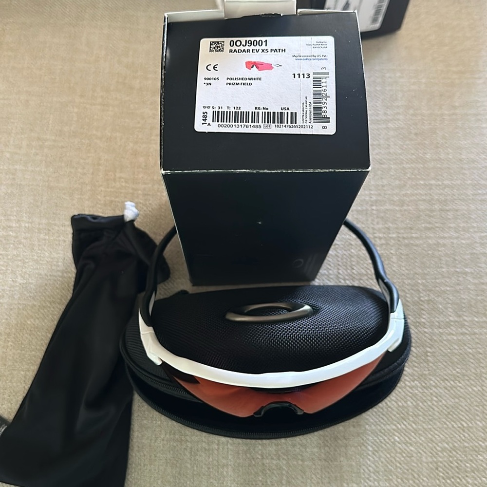 Oakley Radar EV XS Path